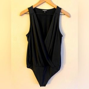 Express v neck bodysuit size medium black